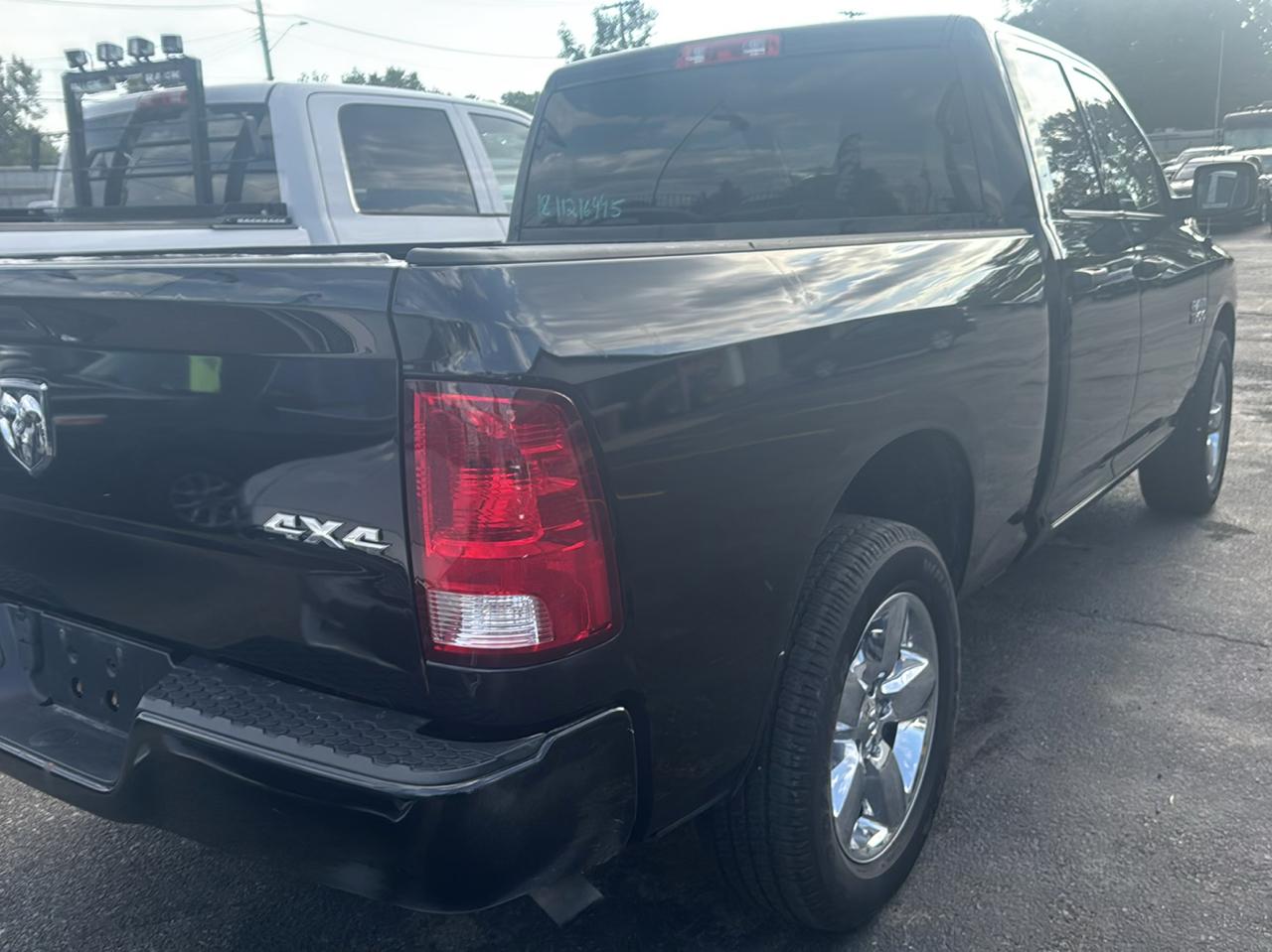 RAM 1500 Express 4x4 Quad Cab 6'4" Box 2018