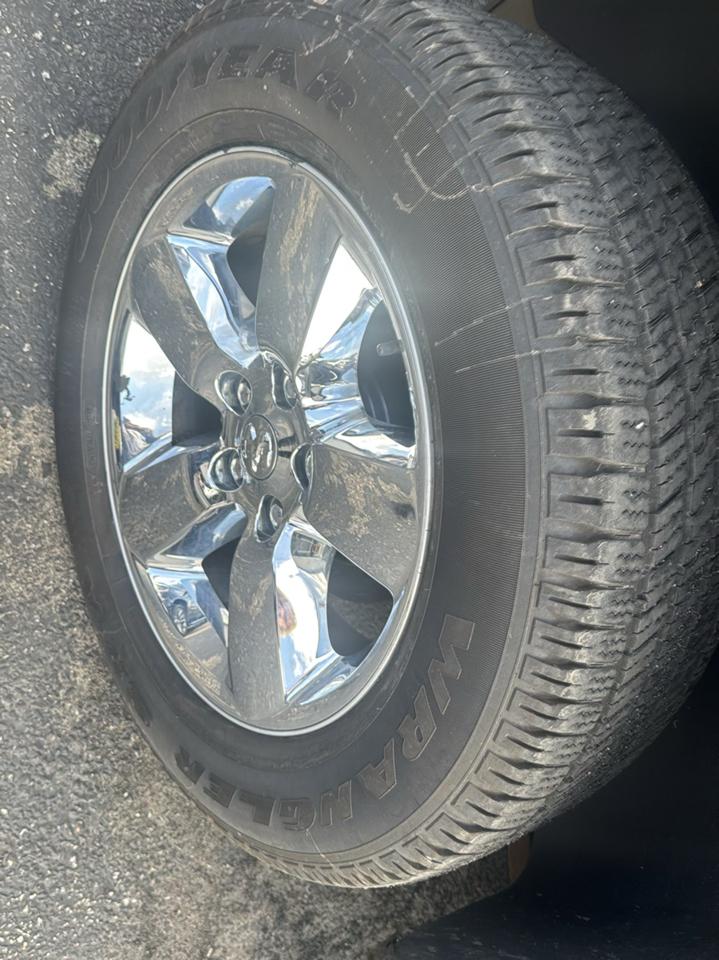 RAM 1500 Express 4x4 Quad Cab 6'4" Box 2018