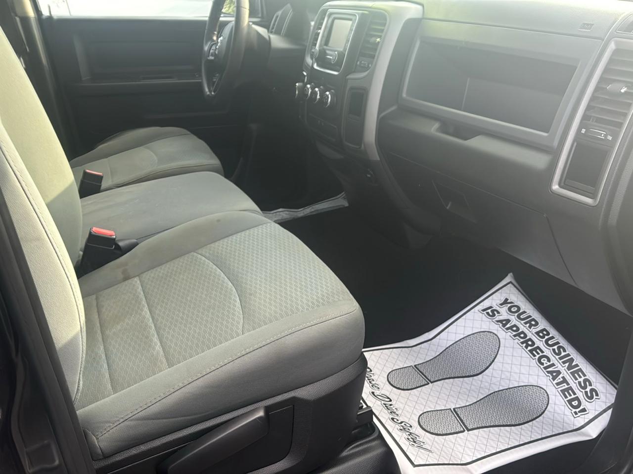 RAM 1500 Express 4x4 Quad Cab 6'4" Box 2018