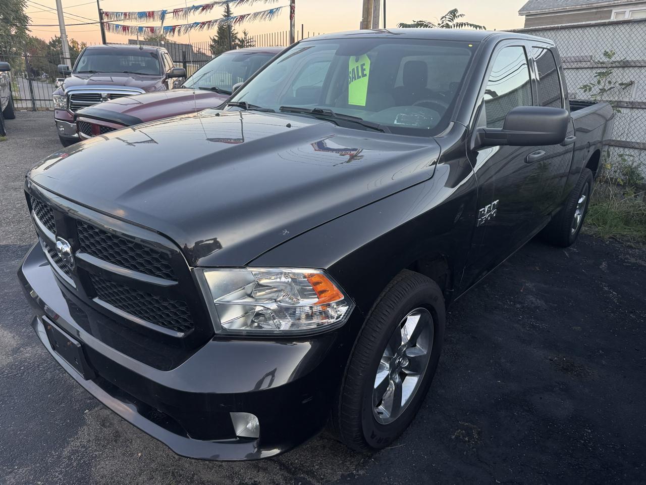 RAM 1500 Express 4x4 Quad Cab 6'4" Box 2018