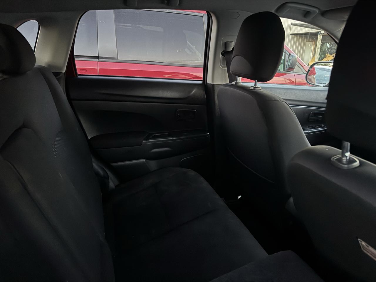 Mitsubishi Outlander Sport AWD 4dr CVT 2.4 ES 2015