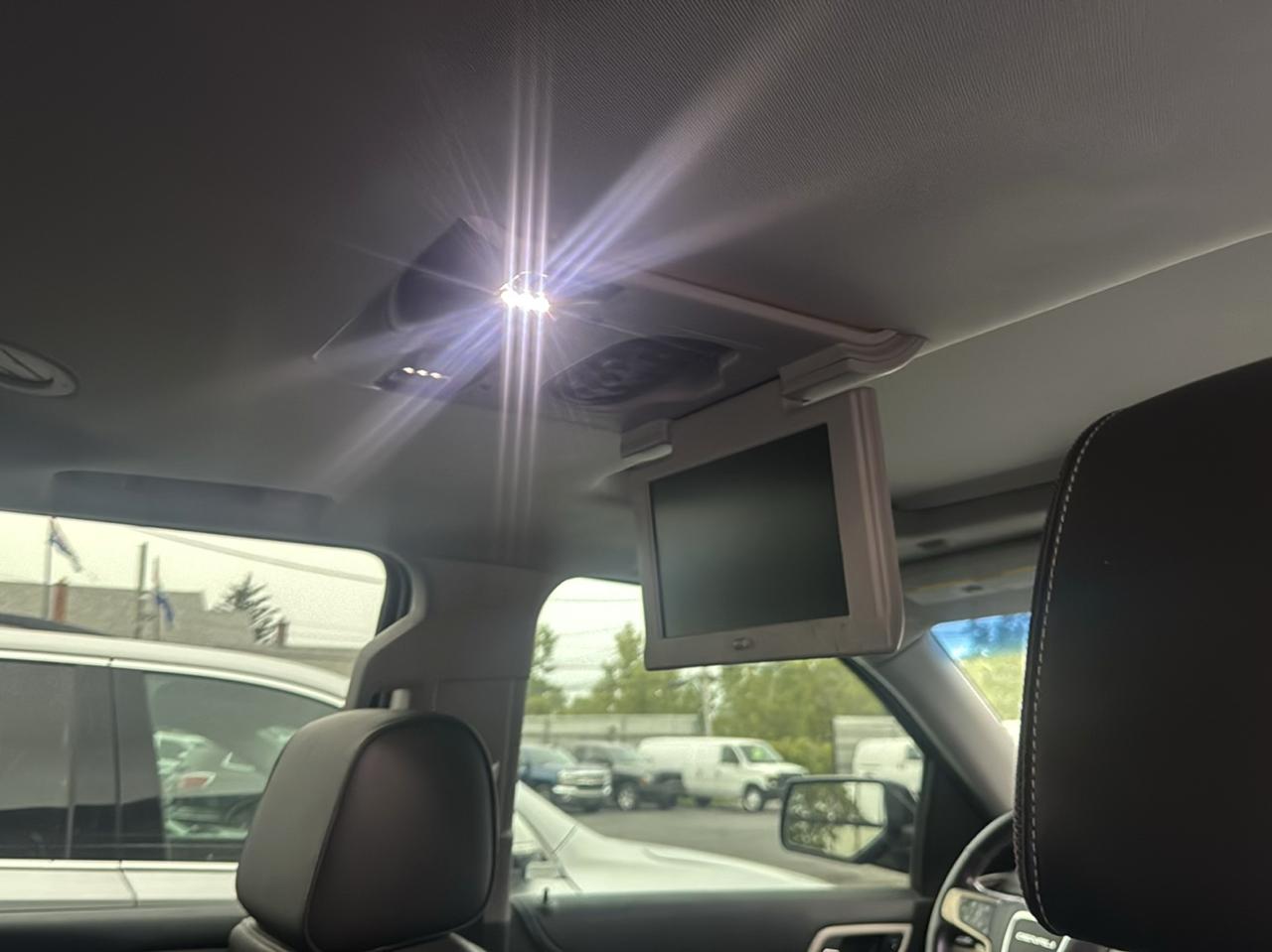 GMC Yukon XL 4WD 4dr Denali 2015