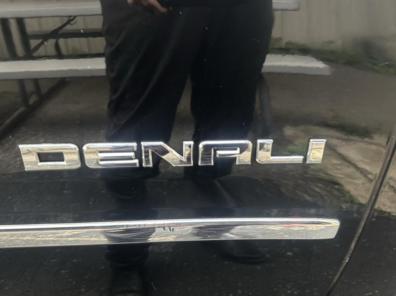 GMC Yukon XL 4WD 4dr Denali 2015