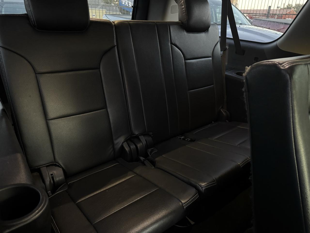 Chevrolet Suburban 4WD 4dr 1500 LS 2018