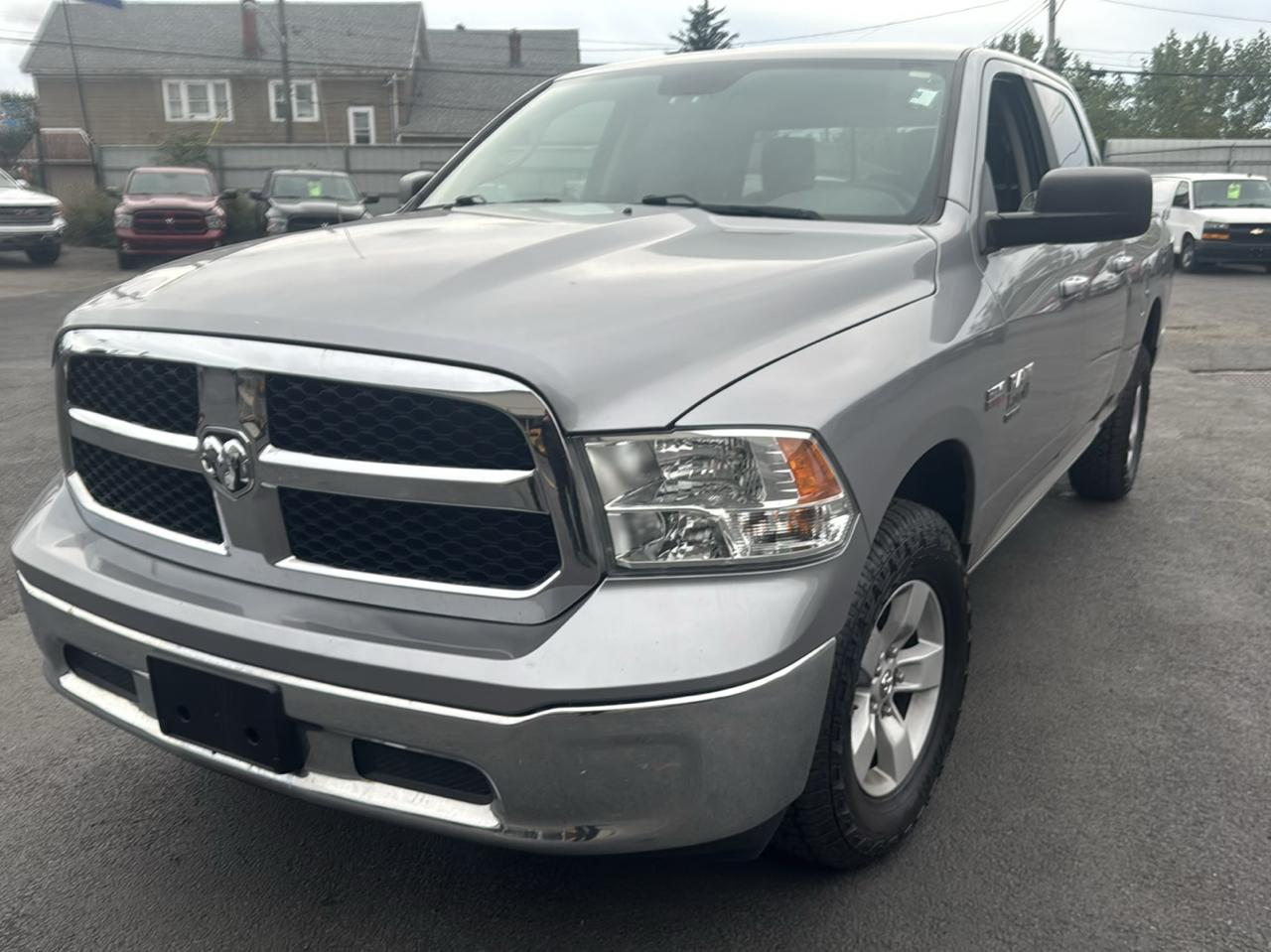 RAM 1500 Classic SLT 4x4 Crew Cab 6'4" Box 2019