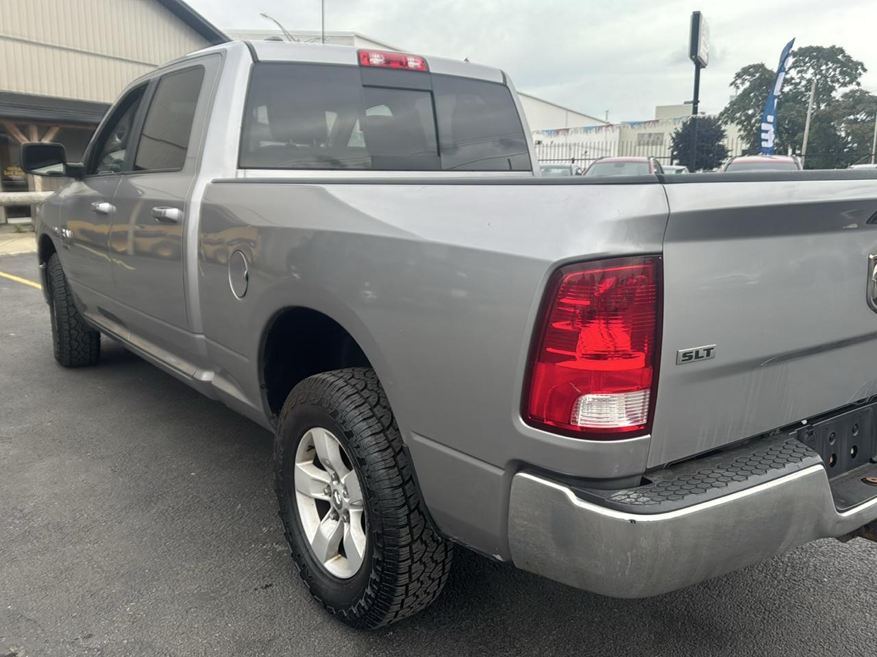 RAM 1500 Classic SLT 4x4 Crew Cab 6'4" Box 2019