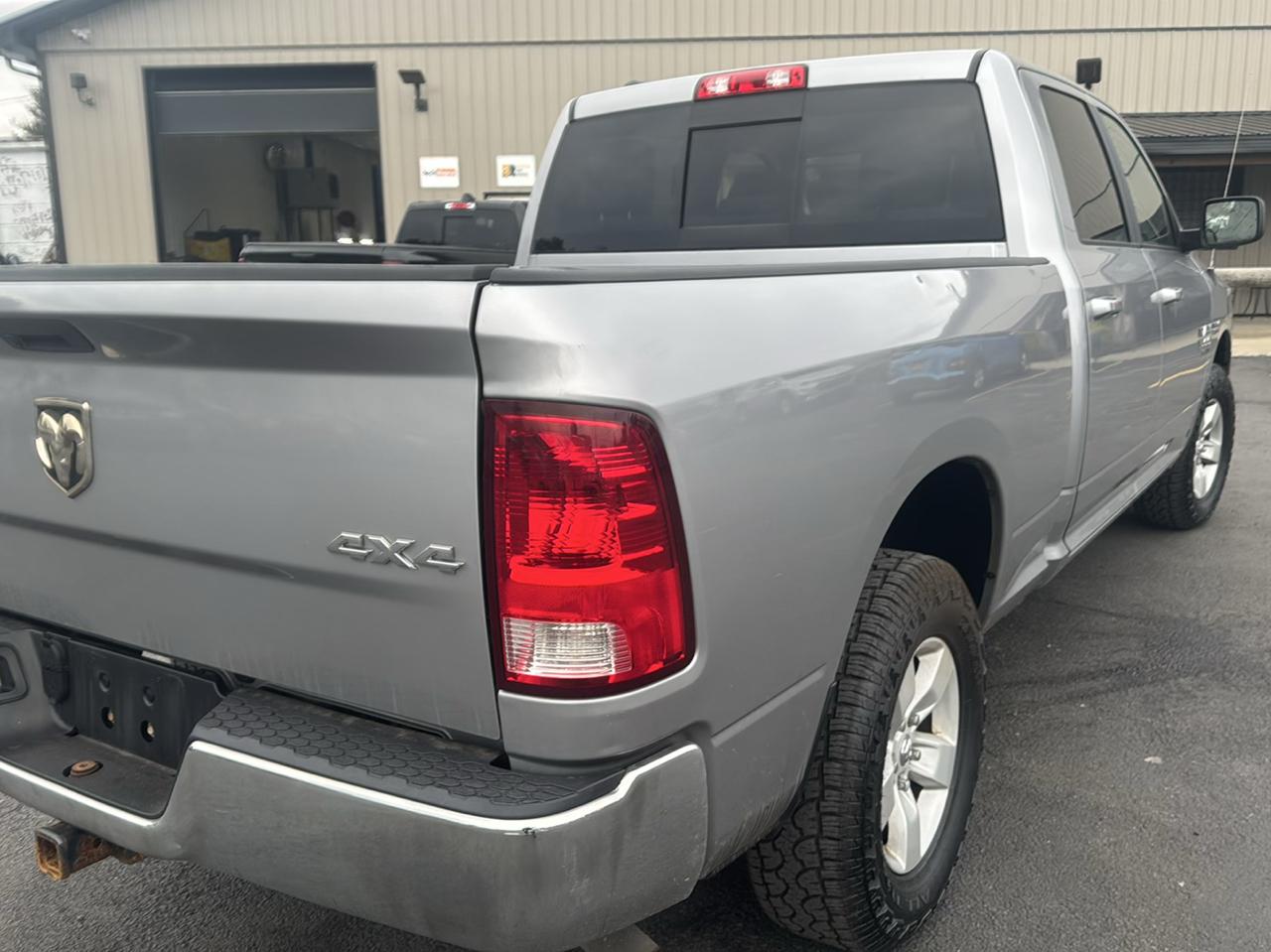 RAM 1500 Classic SLT 4x4 Crew Cab 6'4" Box 2019
