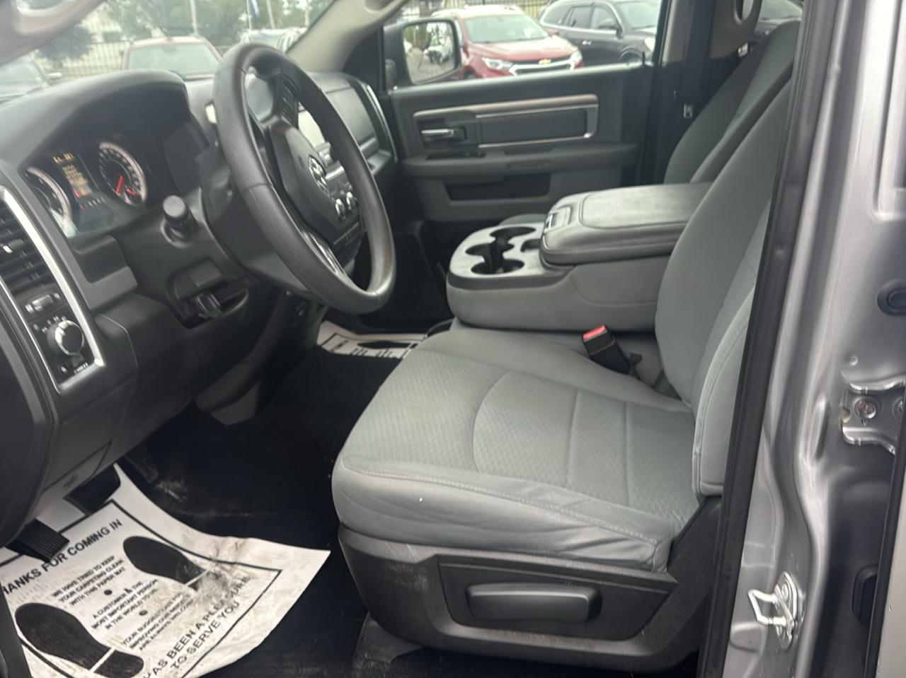 RAM 1500 Classic SLT 4x4 Crew Cab 6'4" Box 2019