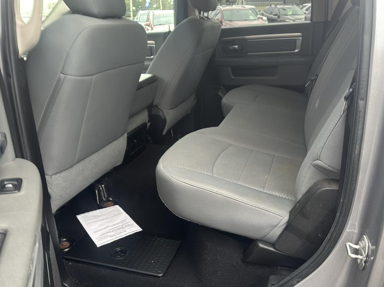 RAM 1500 Classic SLT 4x4 Crew Cab 6'4" Box 2019