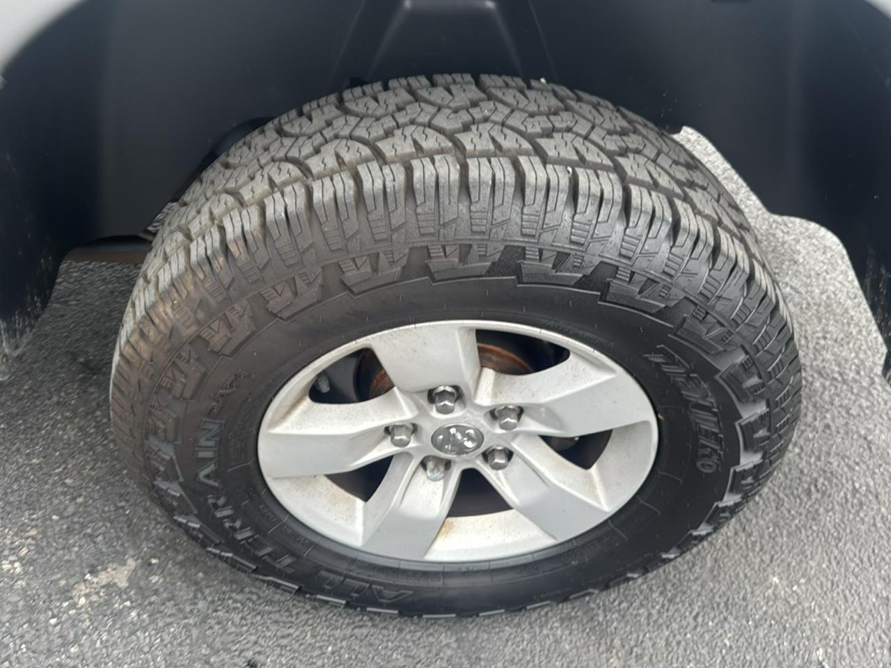 RAM 1500 Classic SLT 4x4 Crew Cab 6'4" Box 2019