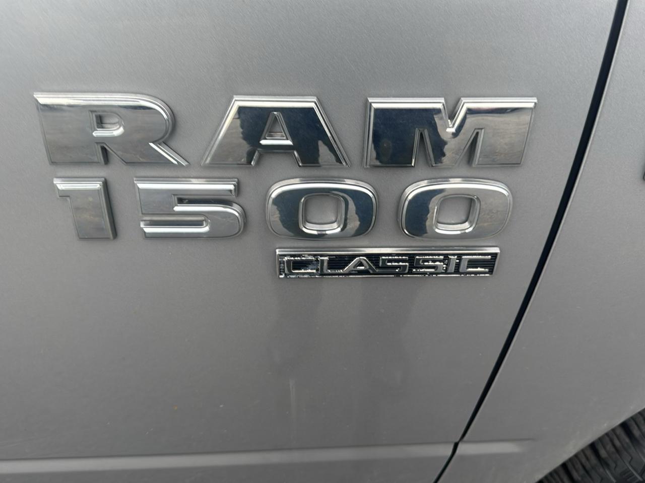 RAM 1500 Classic SLT 4x4 Crew Cab 6'4" Box 2019