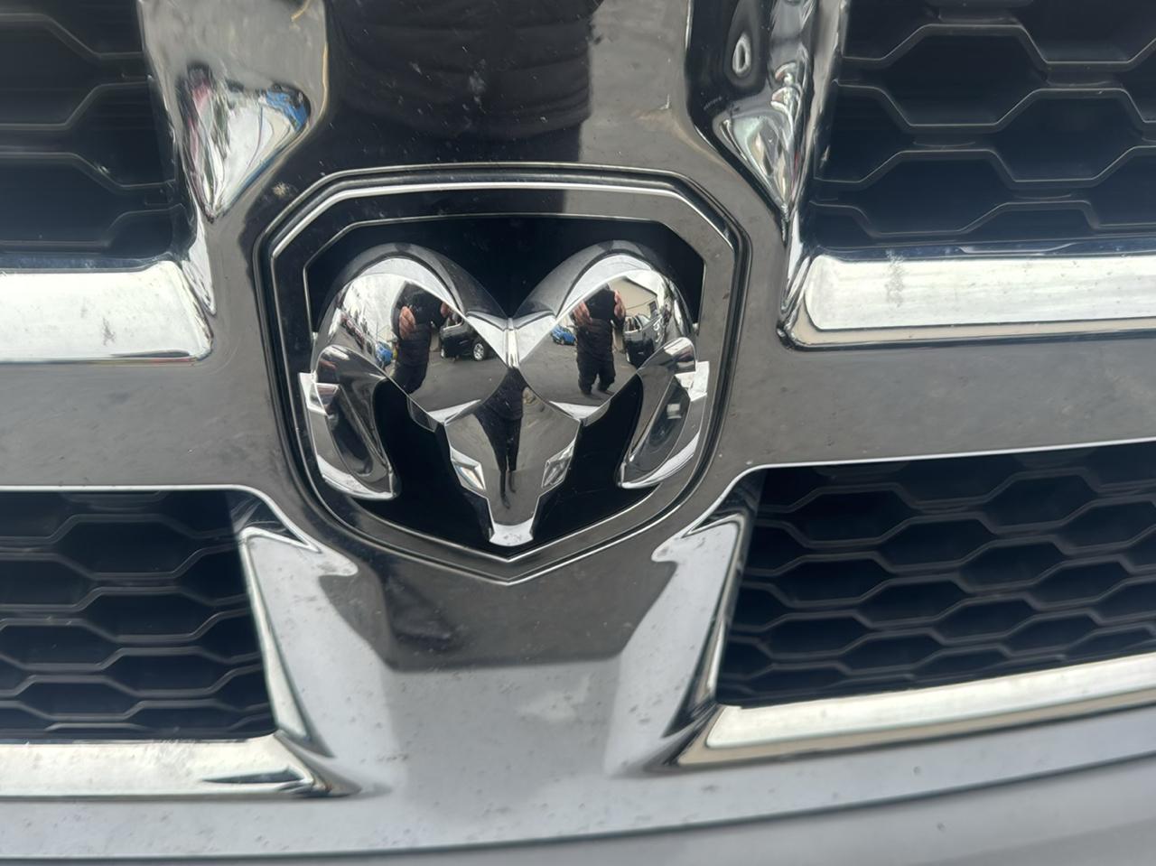 RAM 1500 Classic SLT 4x4 Crew Cab 6'4" Box 2019