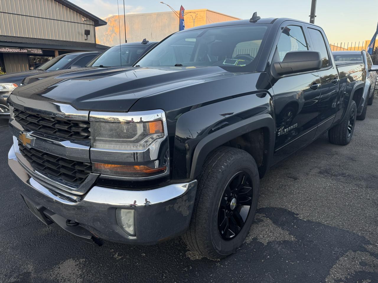 Chevrolet Silverado 1500 4WD Double Cab 143.5" LT w/1LT 2016