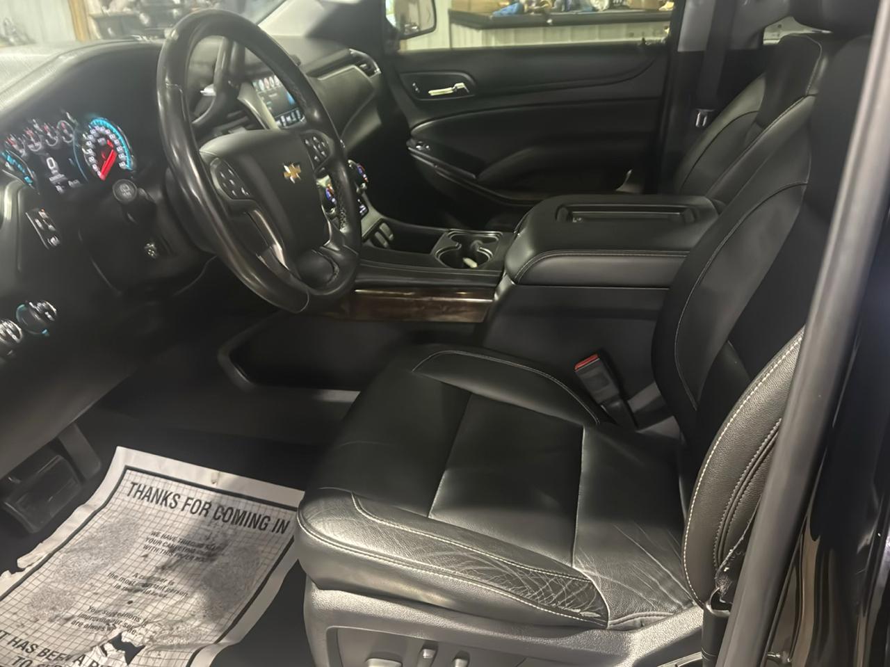 Chevrolet Suburban 4WD 4dr 1500 LT 2017