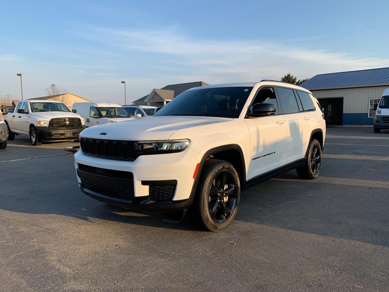 2023 Jeep Grand Cherokee L Laredo 4WD