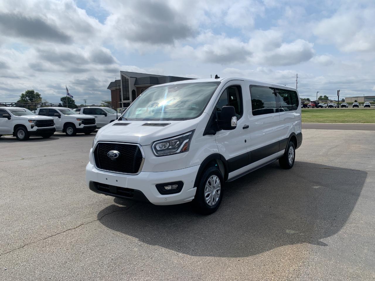 2023 Ford Transit 350 Wagon Low Roof XLT w/Sliding Pass. 148-in. WB