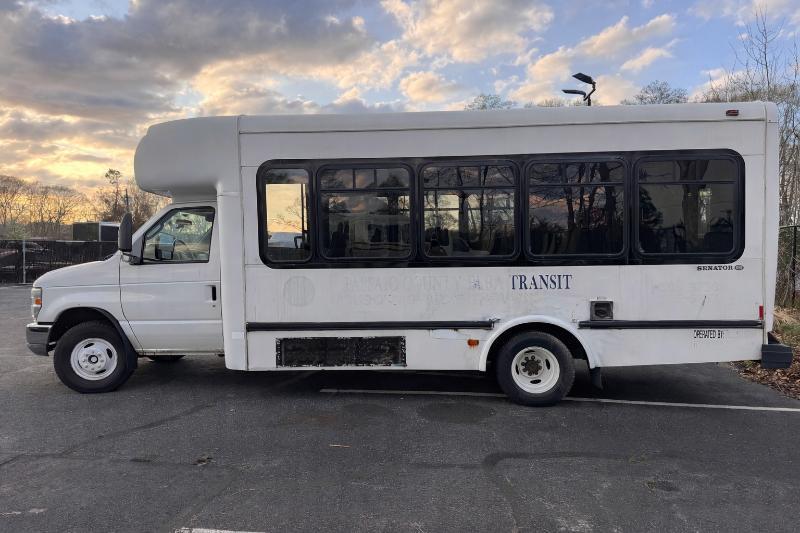 Ford Econoline E450 2011