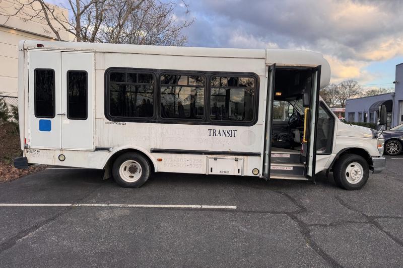 Ford Econoline E450 2011