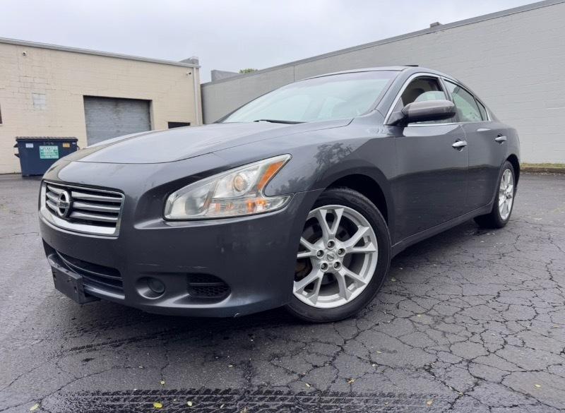 Nissan Maxima S 2013