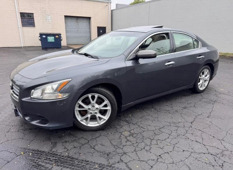 Nissan Maxima S 2013