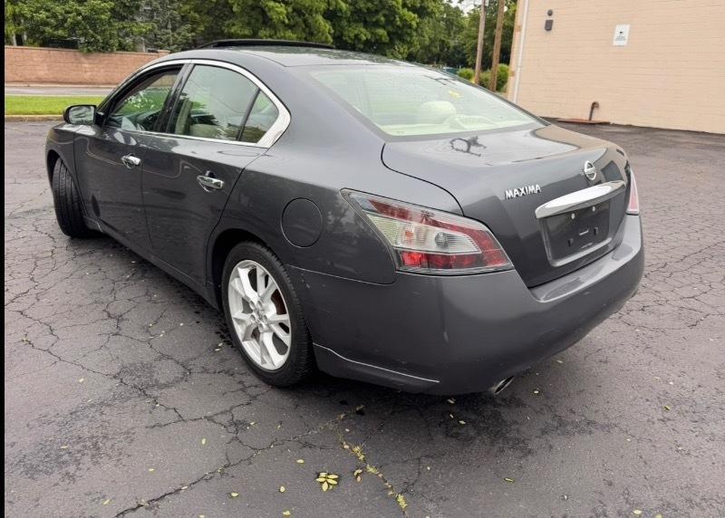Nissan Maxima S 2013