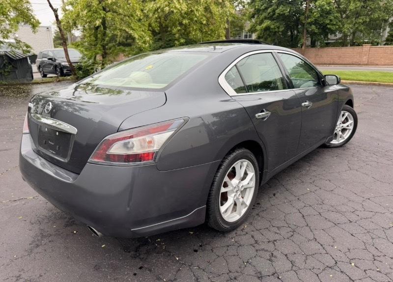 Nissan Maxima S 2013