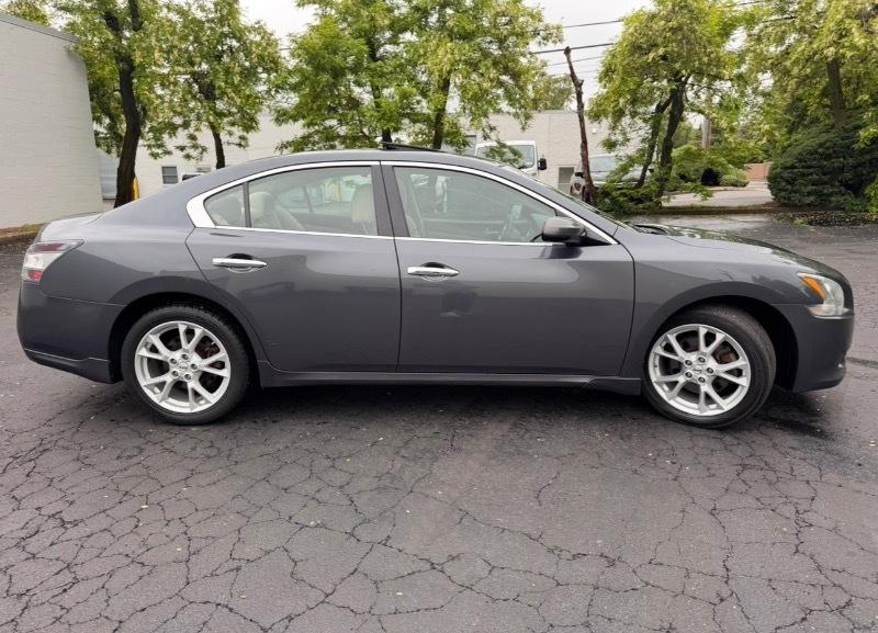 Nissan Maxima S 2013