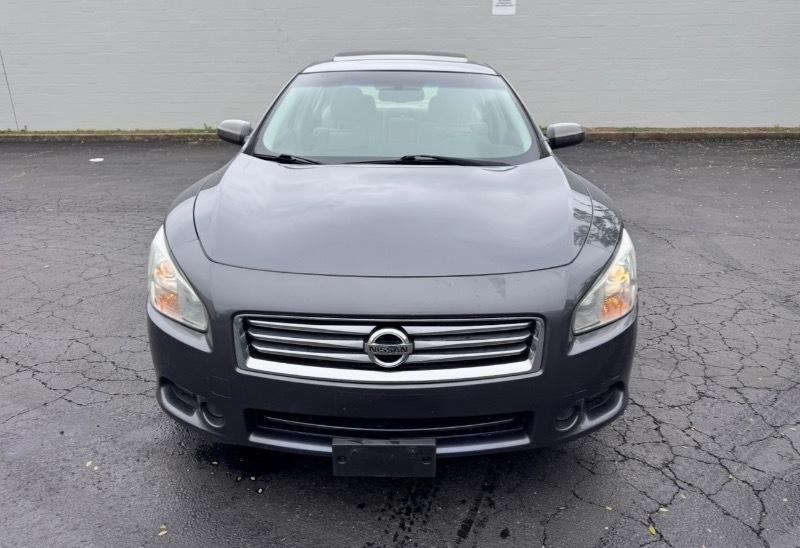 Nissan Maxima S 2013