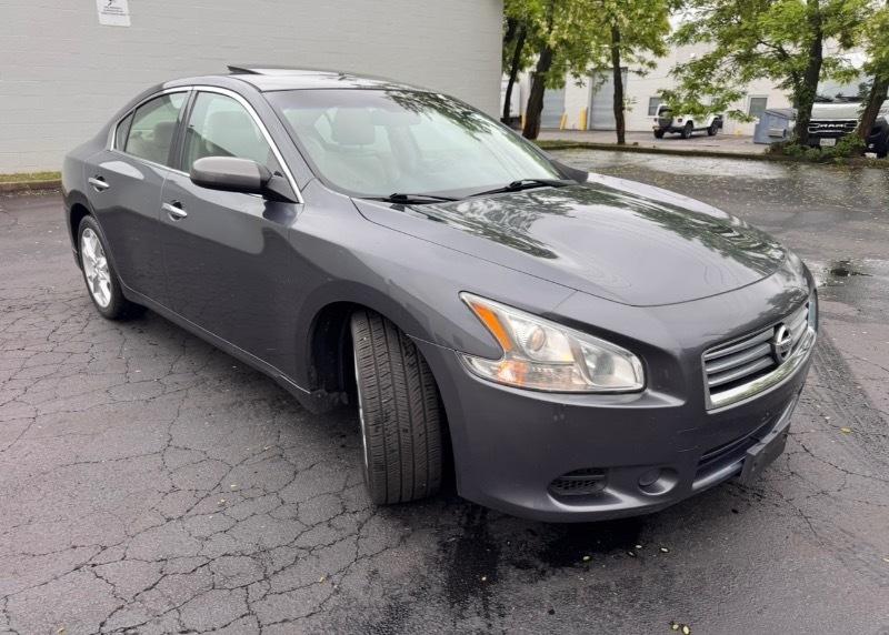 Nissan Maxima S 2013