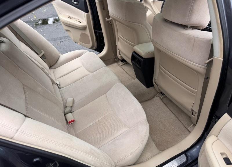 Nissan Maxima S 2013