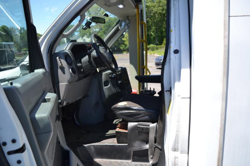 Ford Econoline E450 2011