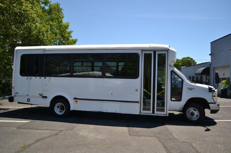 Ford Econoline E450 2011