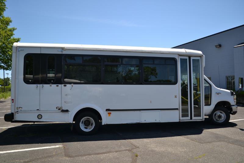 Ford Econoline E450 2011