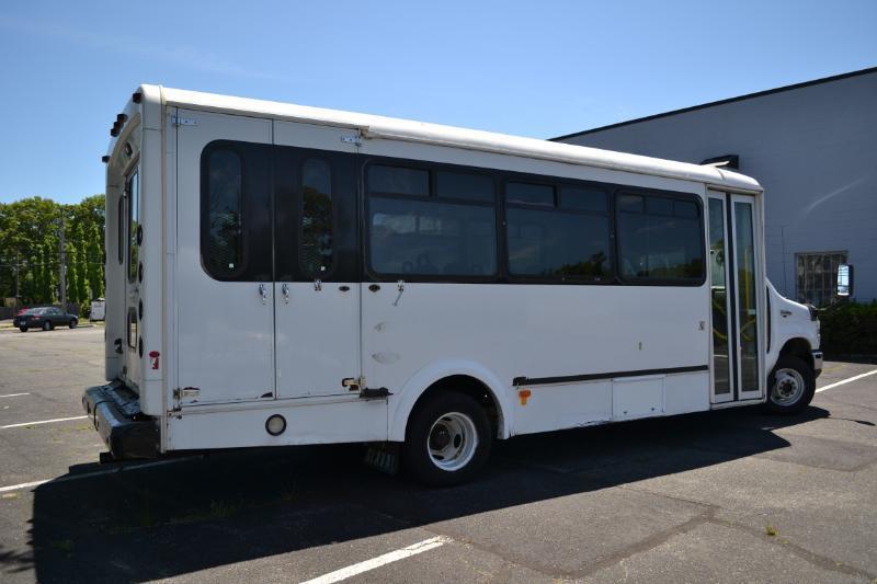 Ford Econoline E450 2011
