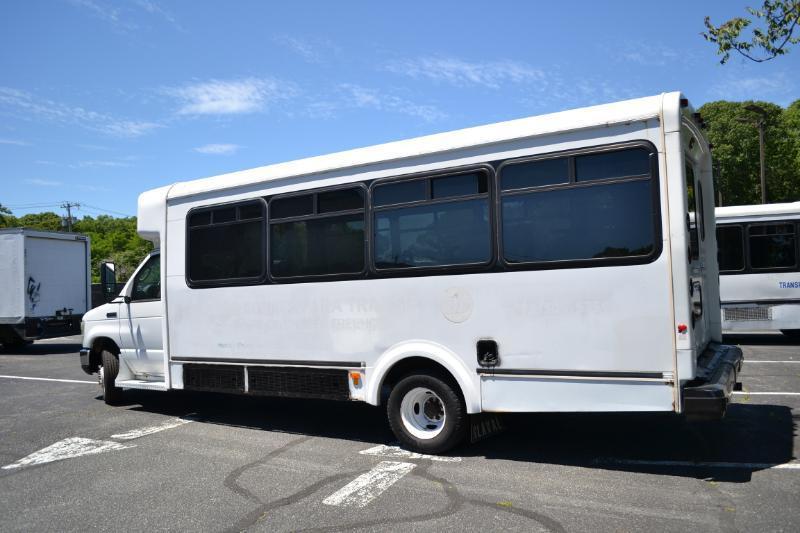 Ford Econoline E450 2011