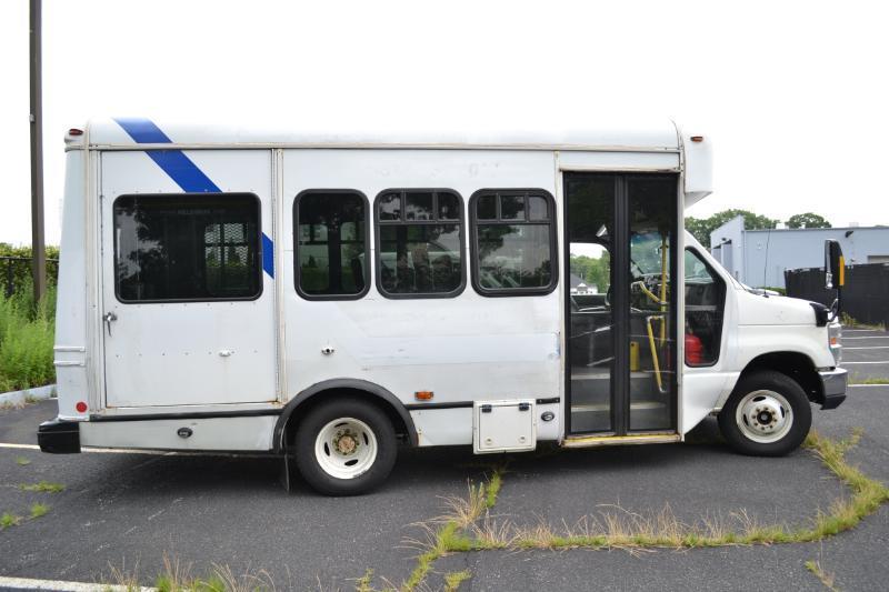 Ford Econoline E350 2011