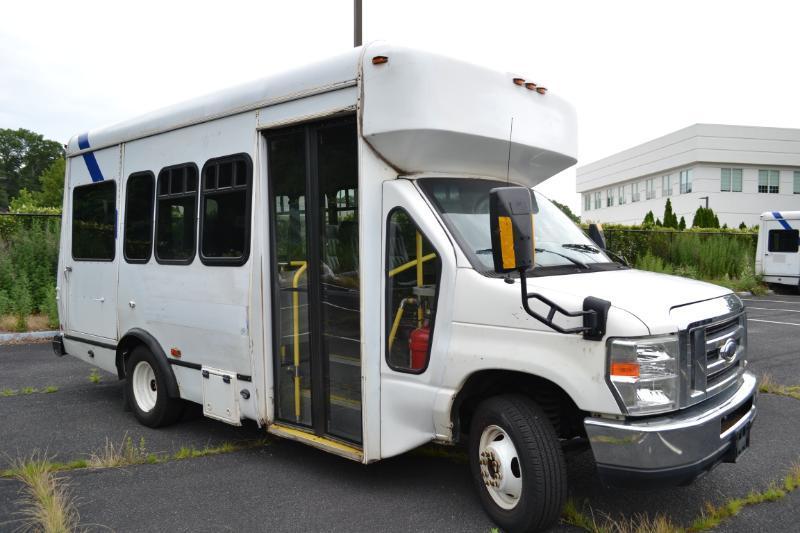 Ford Econoline E350 2011