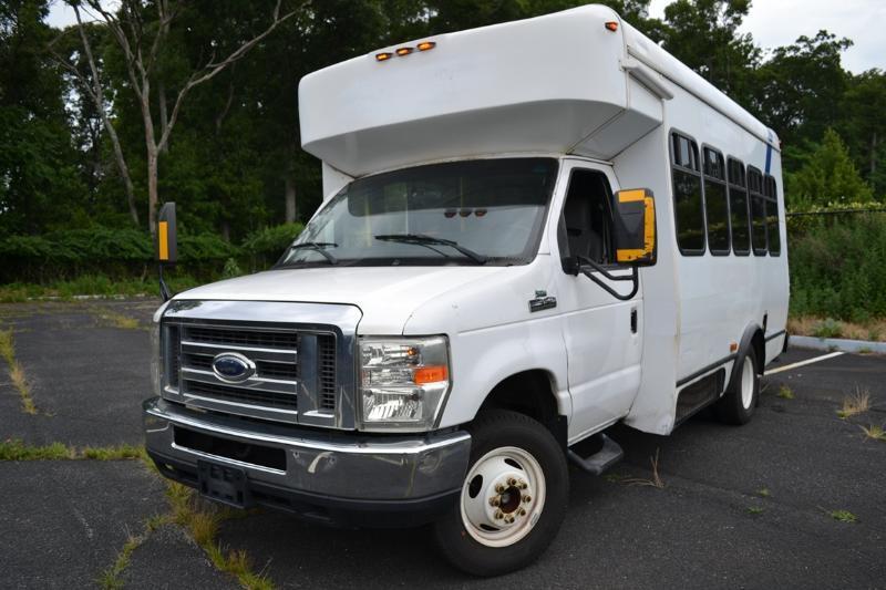 Ford Econoline E350 2011