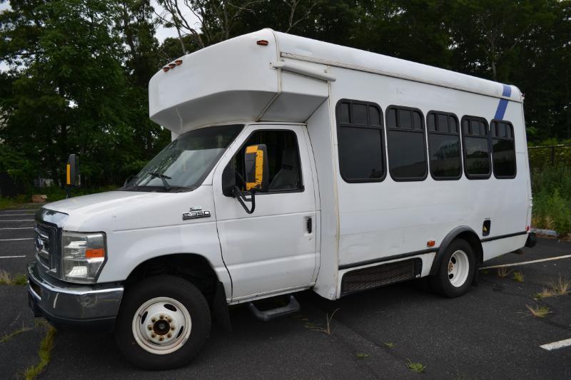 Ford Econoline E350 2011