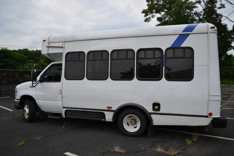 Ford Econoline E350 2011