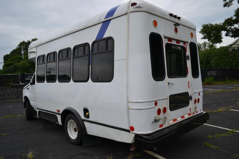 Ford Econoline E350 2011