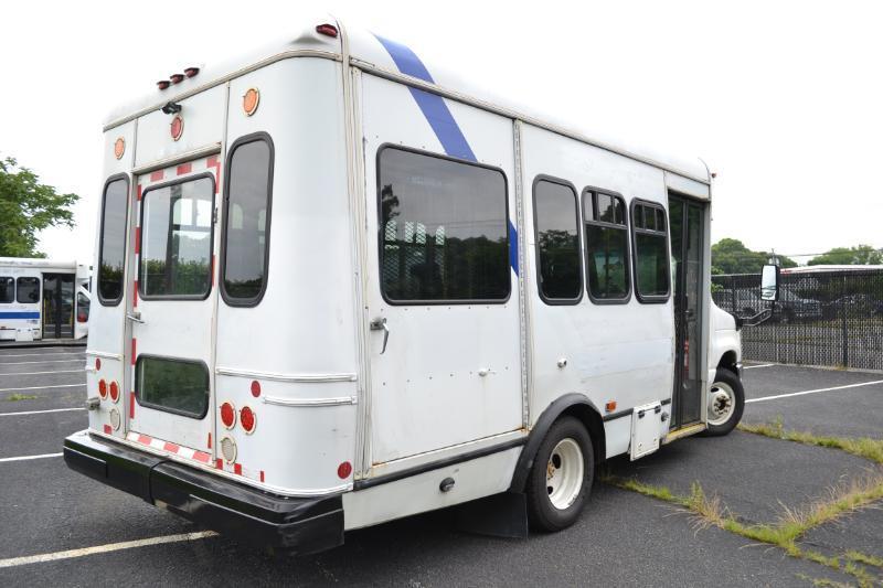Ford Econoline E350 2011