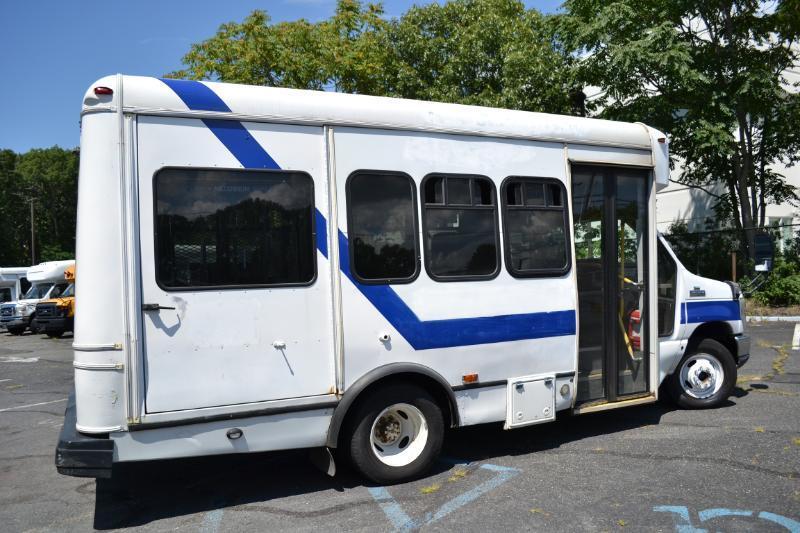 Ford Econoline E350 2010