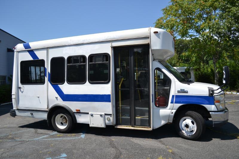 Ford Econoline E350 2010