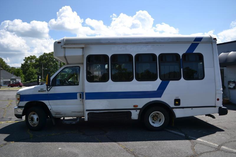 Ford Econoline E350 2010