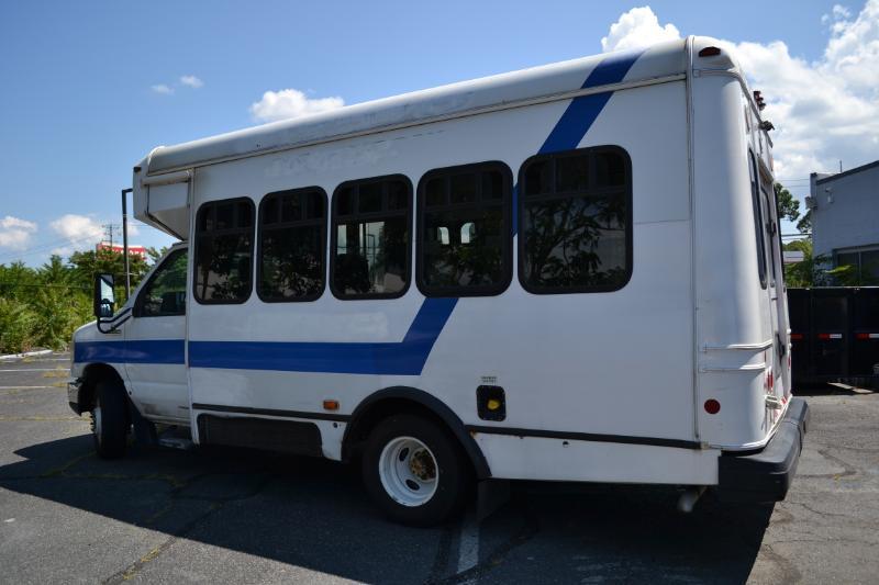 Ford Econoline E350 2010