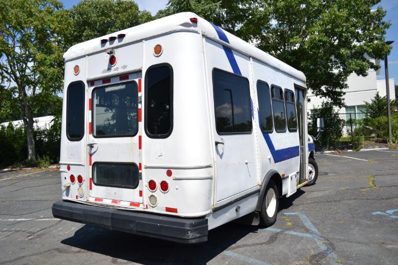 Ford Econoline E350 2010
