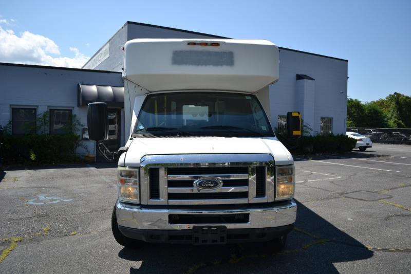 Ford Econoline E350 2010