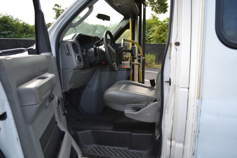 Ford Econoline E350 2010