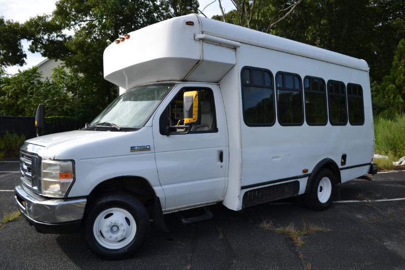 Ford Econoline E350 2010